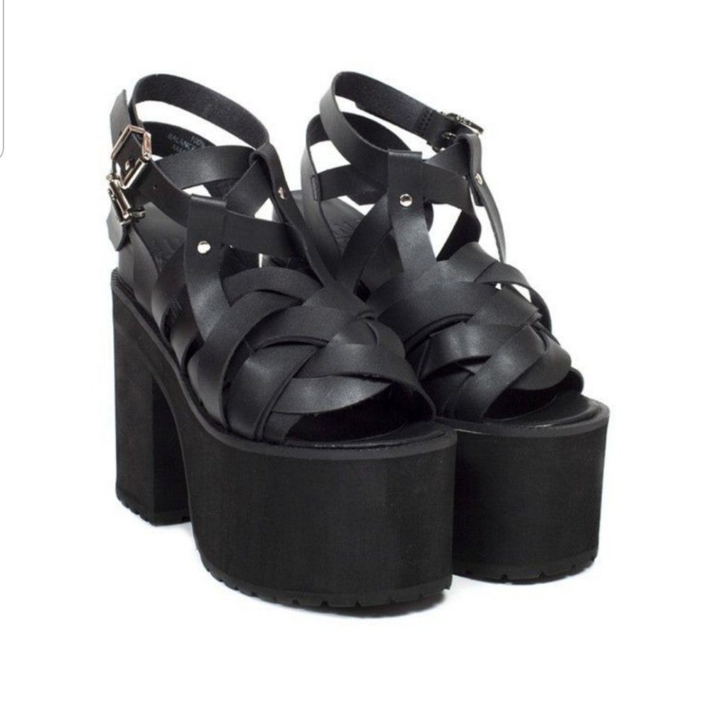 Unif Julian platform sandals